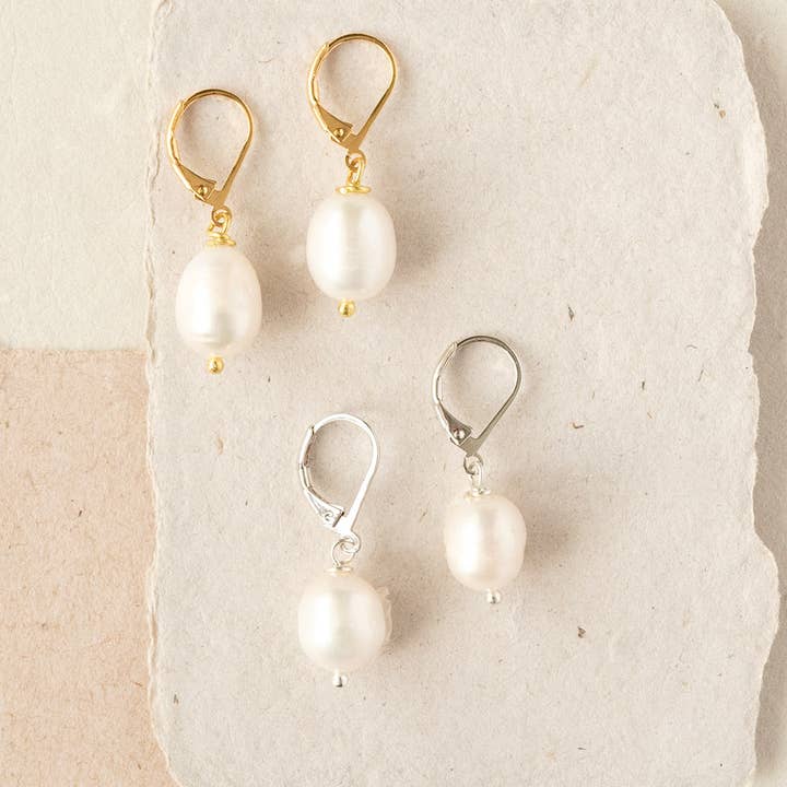 Rebecca Accessories LLC – wholesale Dangle earrings – Freshwater Pearl Simple Dangle Leverback Earring Dainty Gift1