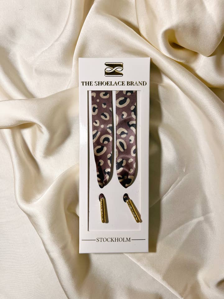 Léopard Mauve en Soie – Lacets Larges en Satin avec Imprimé Léopard pour la vente par The Shoelace Brand