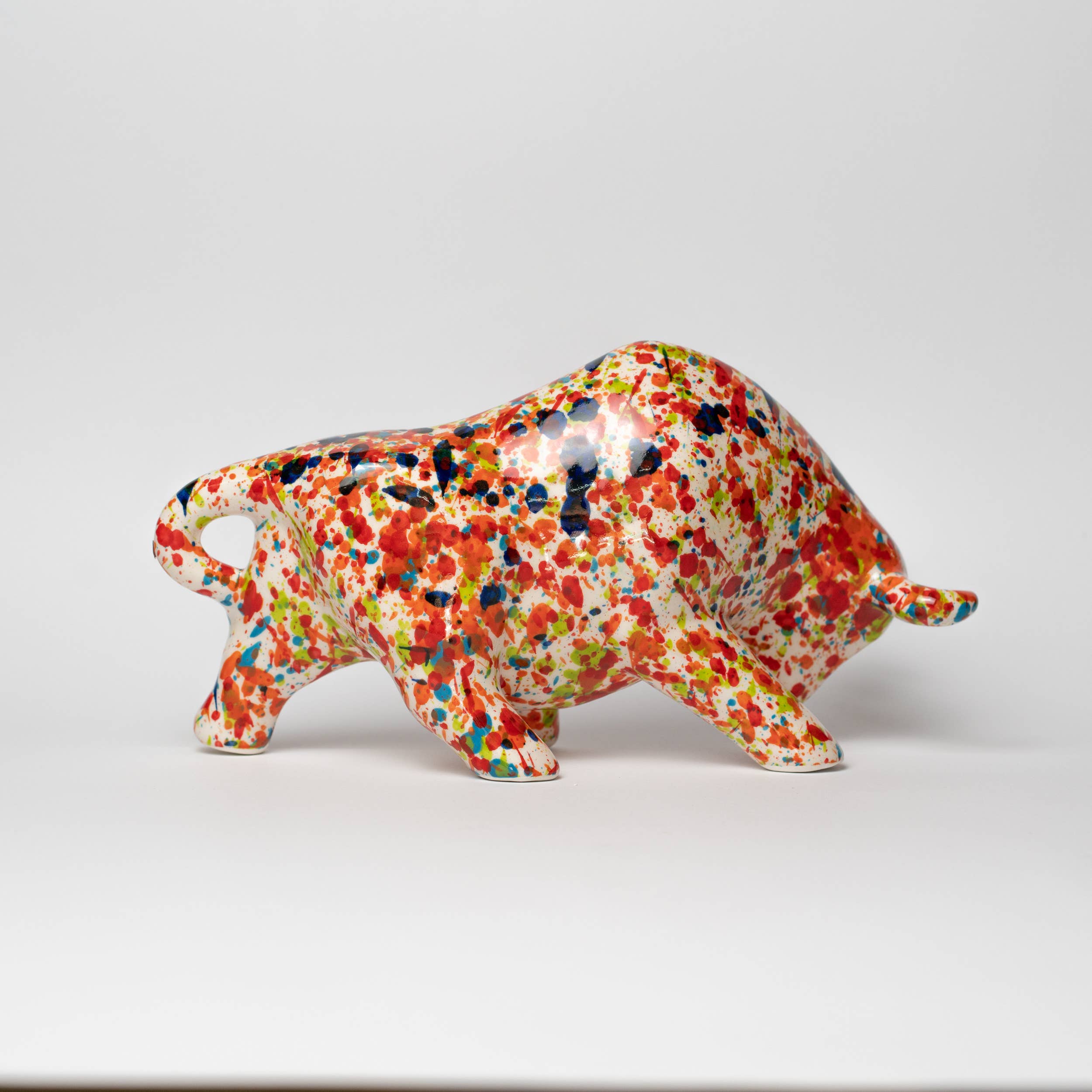 Alfar Tierra Cocida - Wholesale Decorative Figurine - Large decorative ceramic animal statue bull / Carnival0