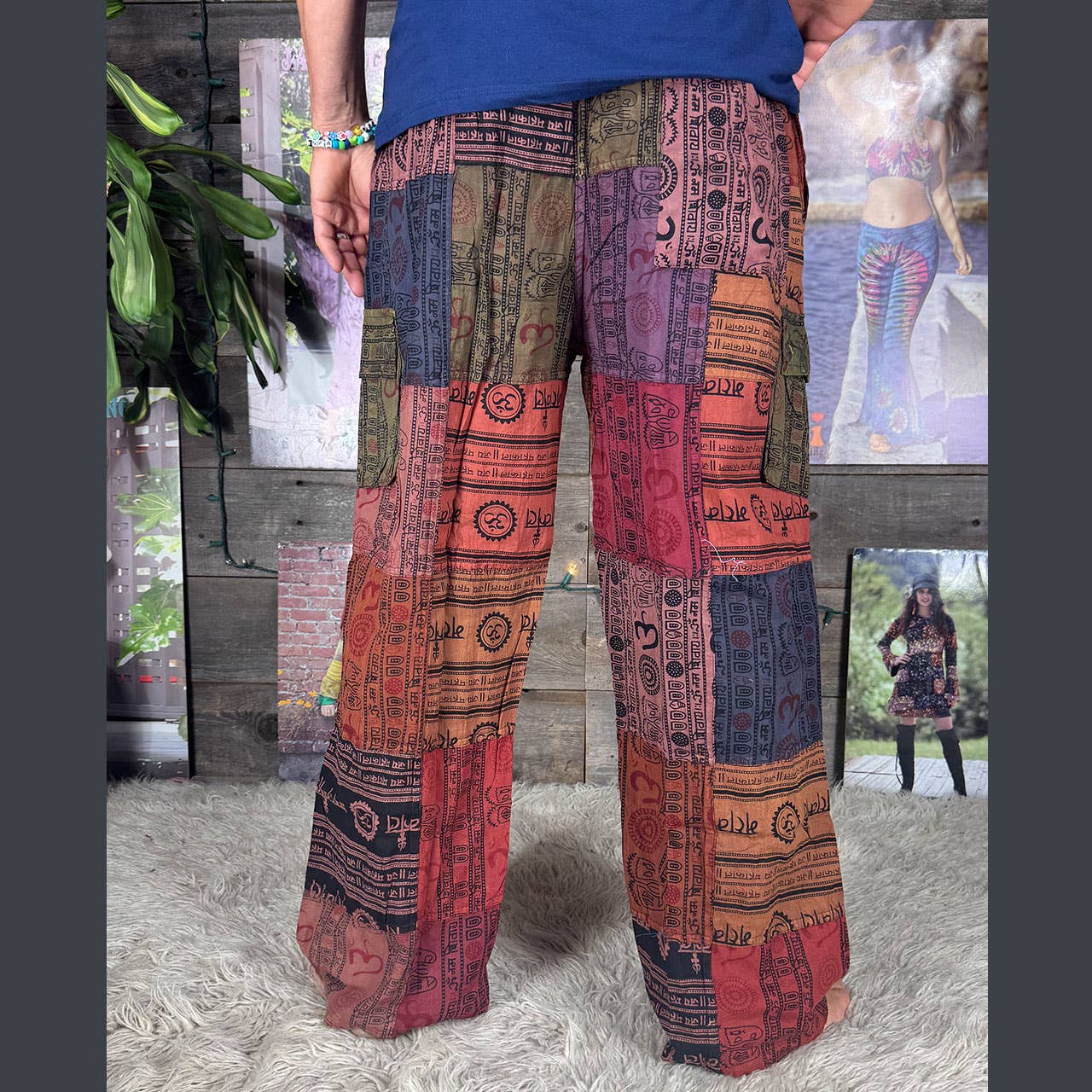 Assortito Pantaloni cargo patchwork in cotone stonewashed riciclato in vendita all'ingrosso su Faire7