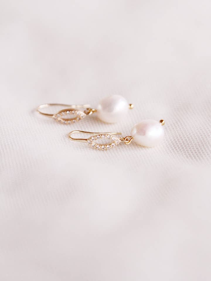 Bijou mariage zircon et perle "'Elisa perle" pour la vente par Lily in love