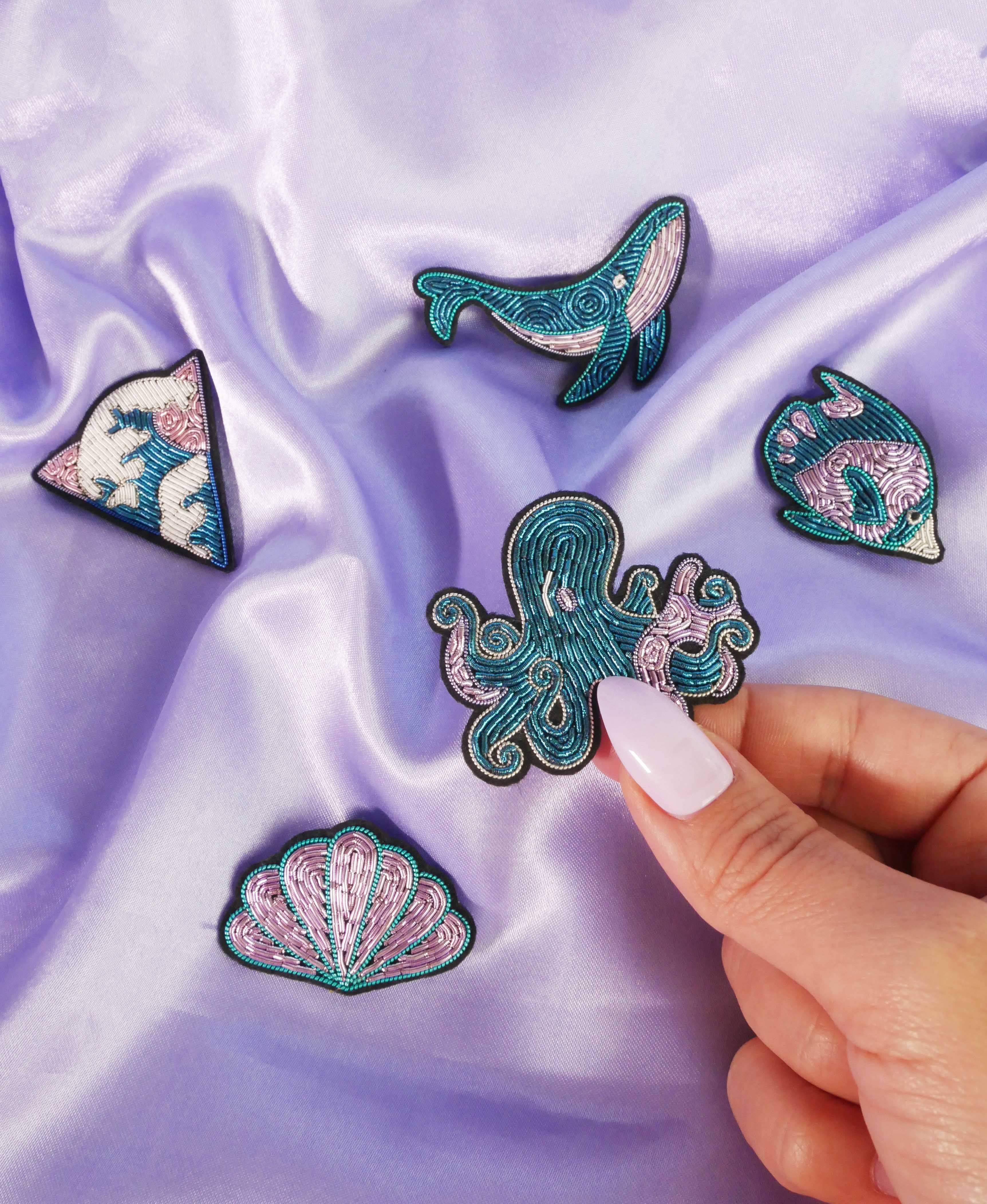 MALICIEUSE – Engroshandel Broche – Blæksprutte-broche - Håndlavet cannetille-broderi1