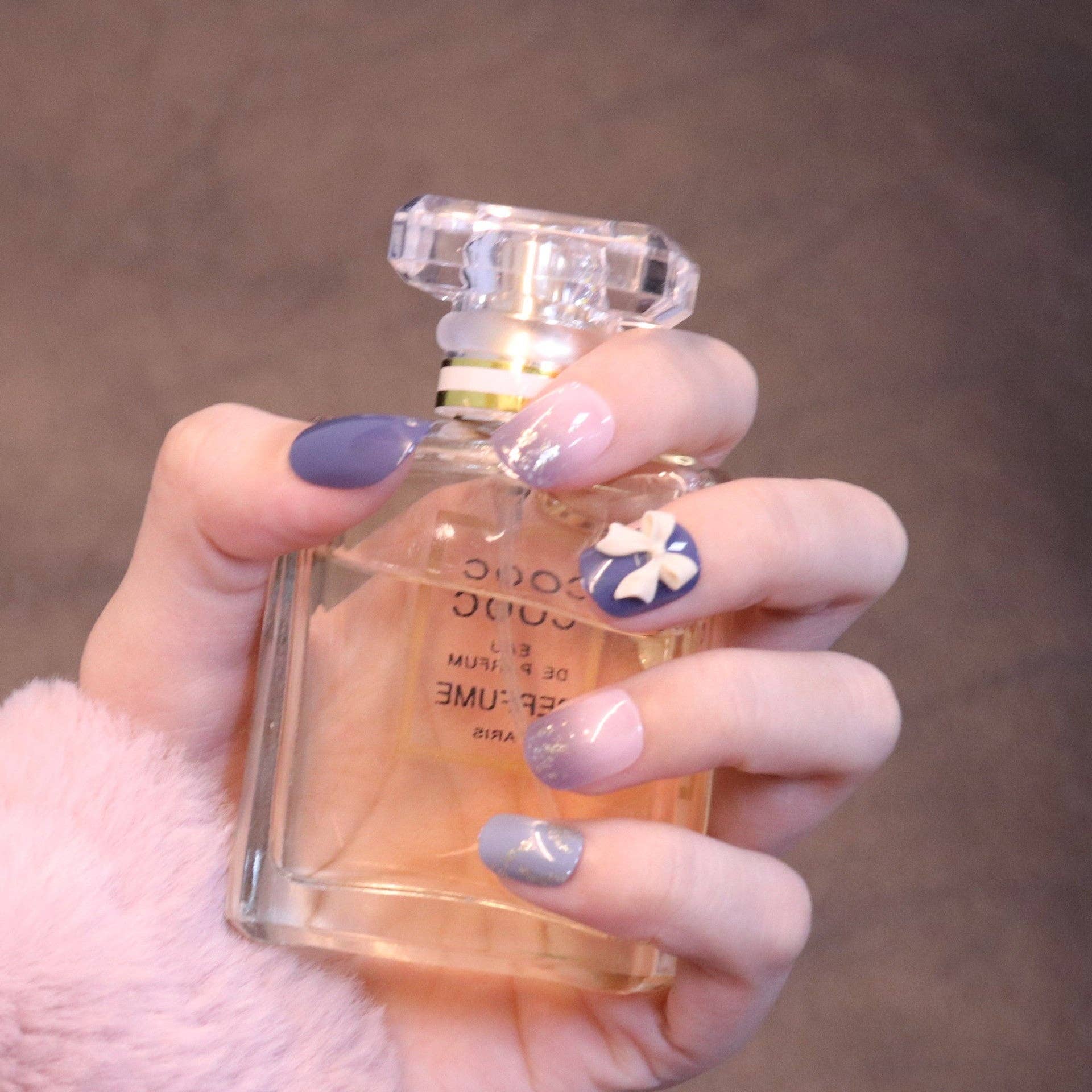 Molti colori Chiodi corti quadrati ovali viola a pressione con ciondolo a forma di fiocco in vendita all'ingrosso su Faire1