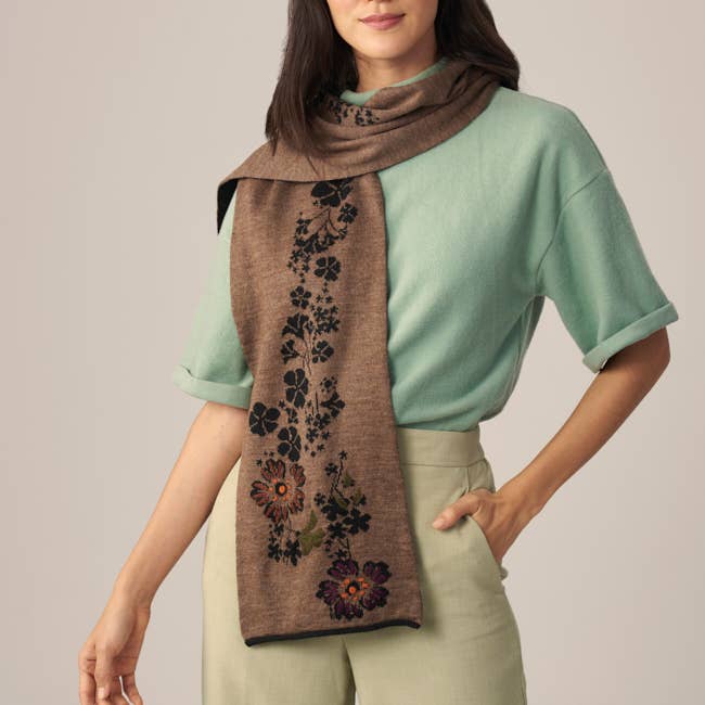 WUAMAN - Alpaca - Wholesale Scarf - Women's - Julia Alpaca Scarf | Hand Embroidery | Fall