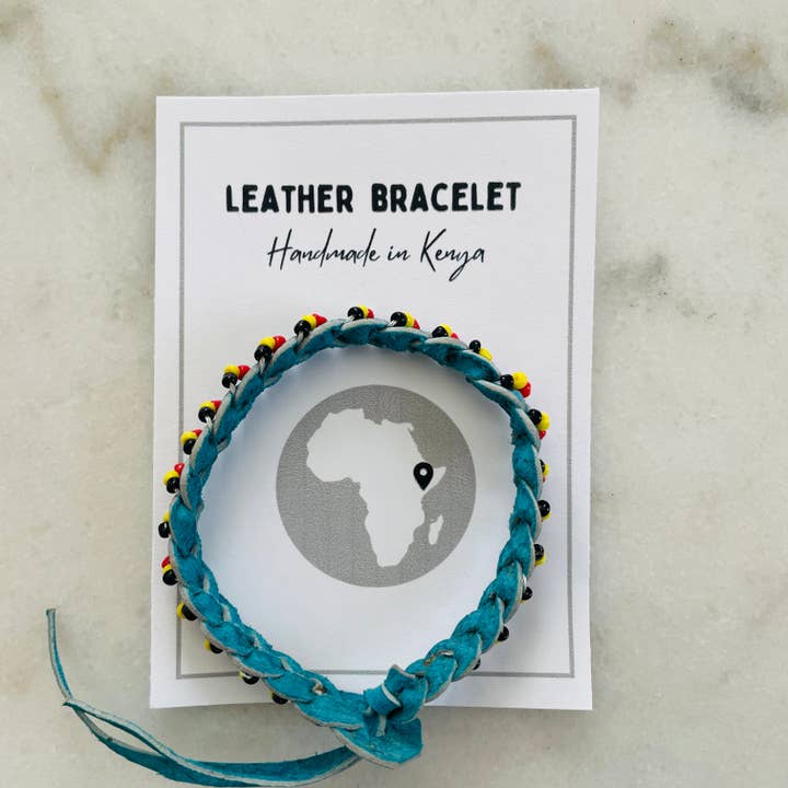 Kenya | Bracelet en cuir et perles pour la vente par Beautifully Made Fair Trade