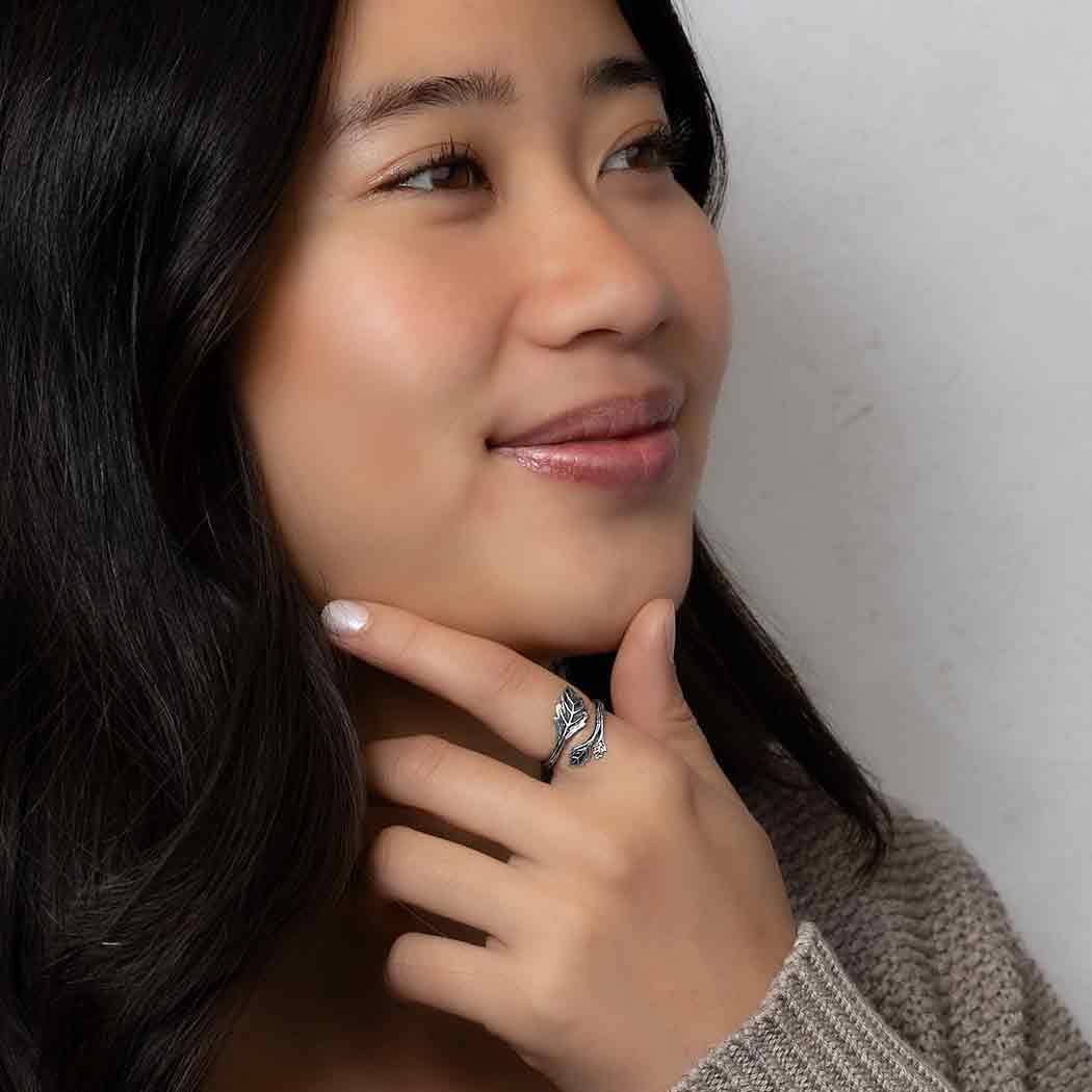 Nina Designs – Engroshandel Statementring – Justerbar ring med blade i sterlingsølv eller bronze2