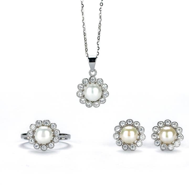 Freshwater White Button Shaped Pearl Warnbro Jewellery Set 7 mm AAAA for wholesale by Vayo Pearls