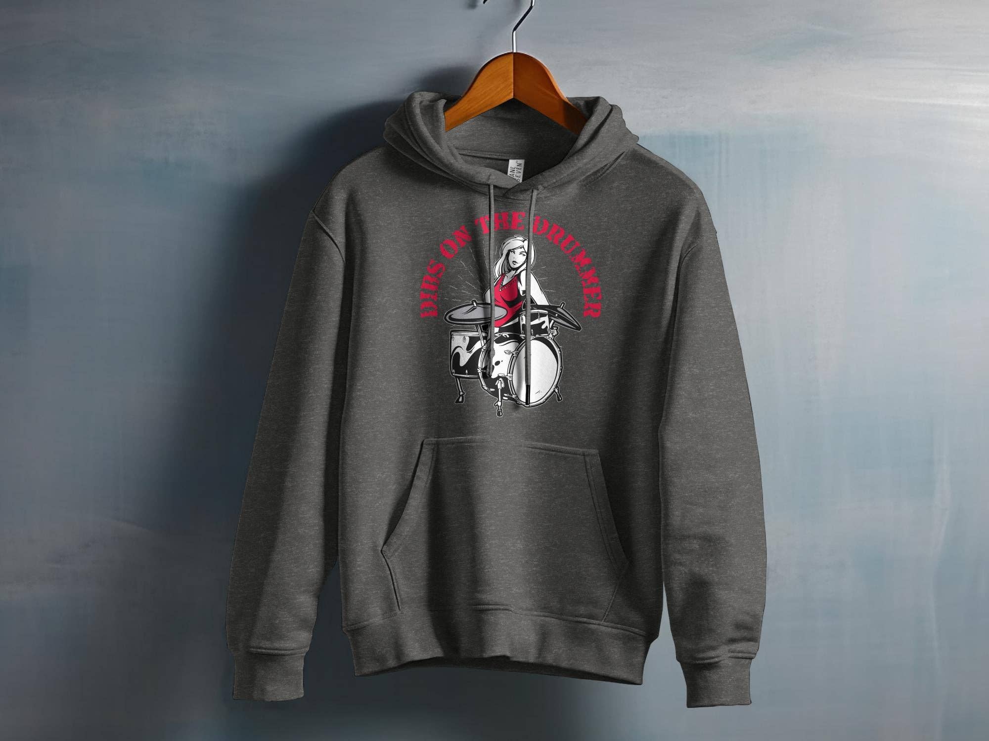 FreakyTeeFactory – Großhandel T-Shirt mit Siebdruck – Damen – Schlagzeuger-T-Shirt, Damen-Rockband-T-Shirt, Hemd für weibliche Schlagzeuger, lässiges Schlagzeug-Grafiktop, Geschenk für Musikliebhaber10