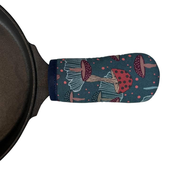 Mystic Mushrooms Cast Iron Handle Mitt for wholesale by Collisionware
