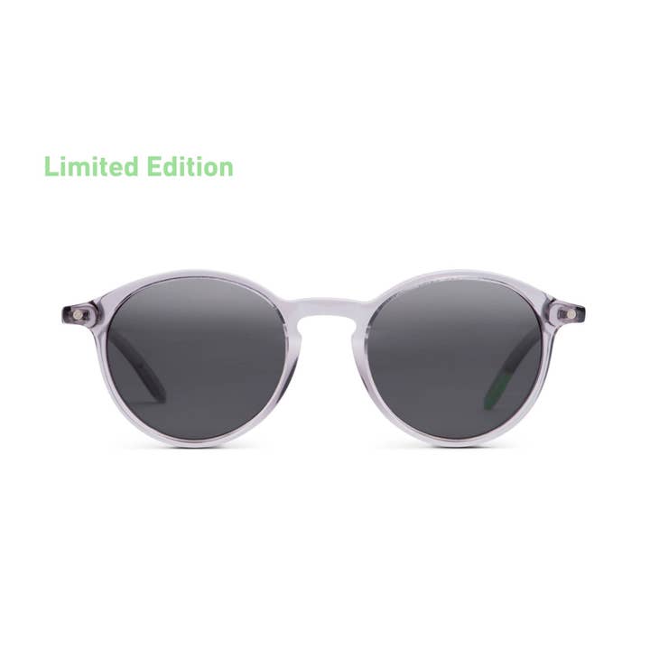 Lunettes de soleil Yala en édition limitée — gris transparent pour la vente par Otaaki