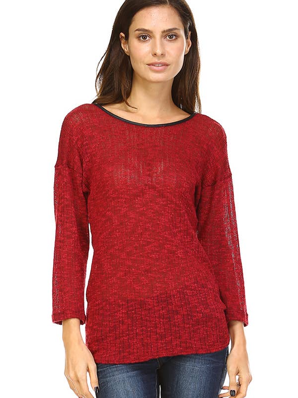 Haut noir à manches longues doublure encolure dégagée pour la vente par Urban X Apparel