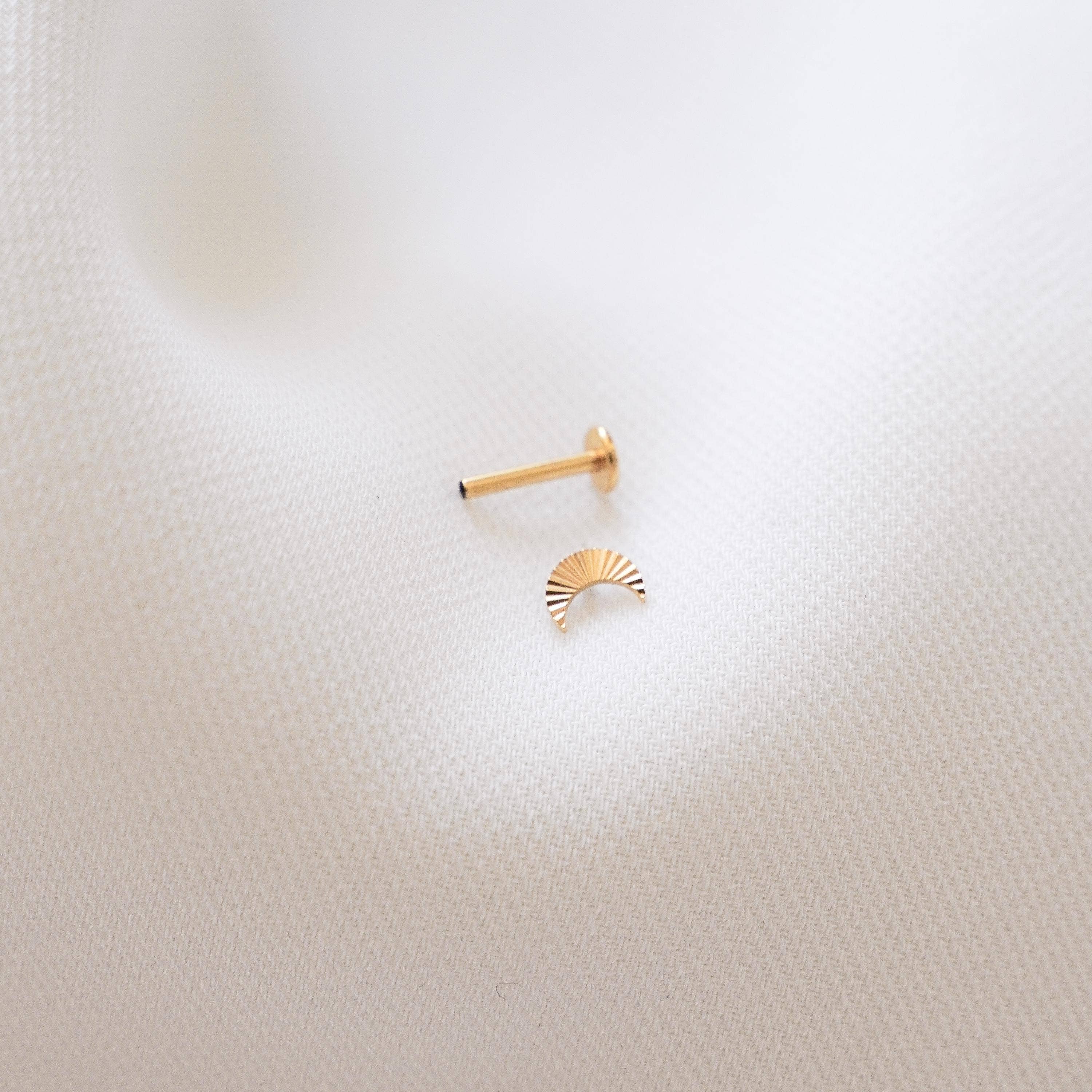 Victoire Collection - Wholesale Single Earring - Stainless steel moon piercing1