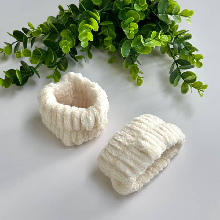 Spa Wrist Wash band Set, Face Washing Cleansing Towel Cream for wholesale by GreenWave