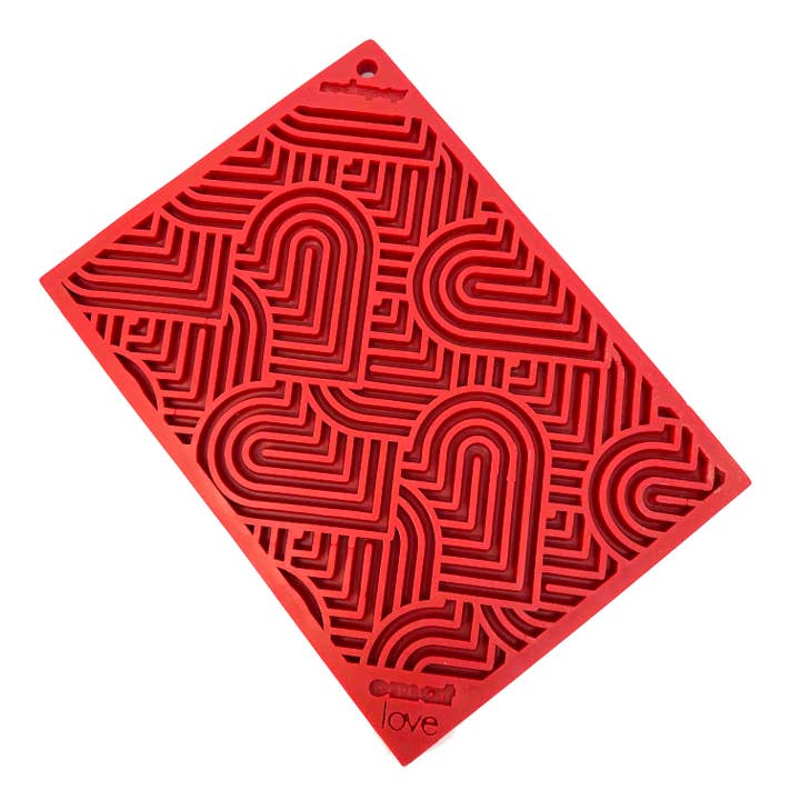 SodaPup Dog Toys – wholesale Pet food mat – Dog – Heart Design Valentine Enrichment Lick Mat6