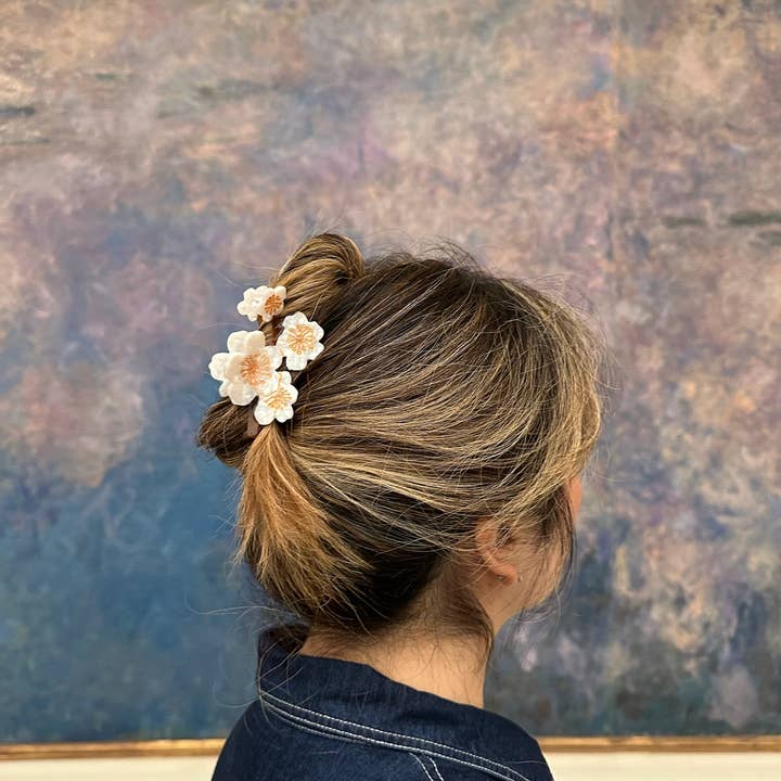 Solar Eclipse - Wholesale Hair Clip - Women's - Hand-painted Cherry Blossoms Flower Claw Hair Clip | Eco