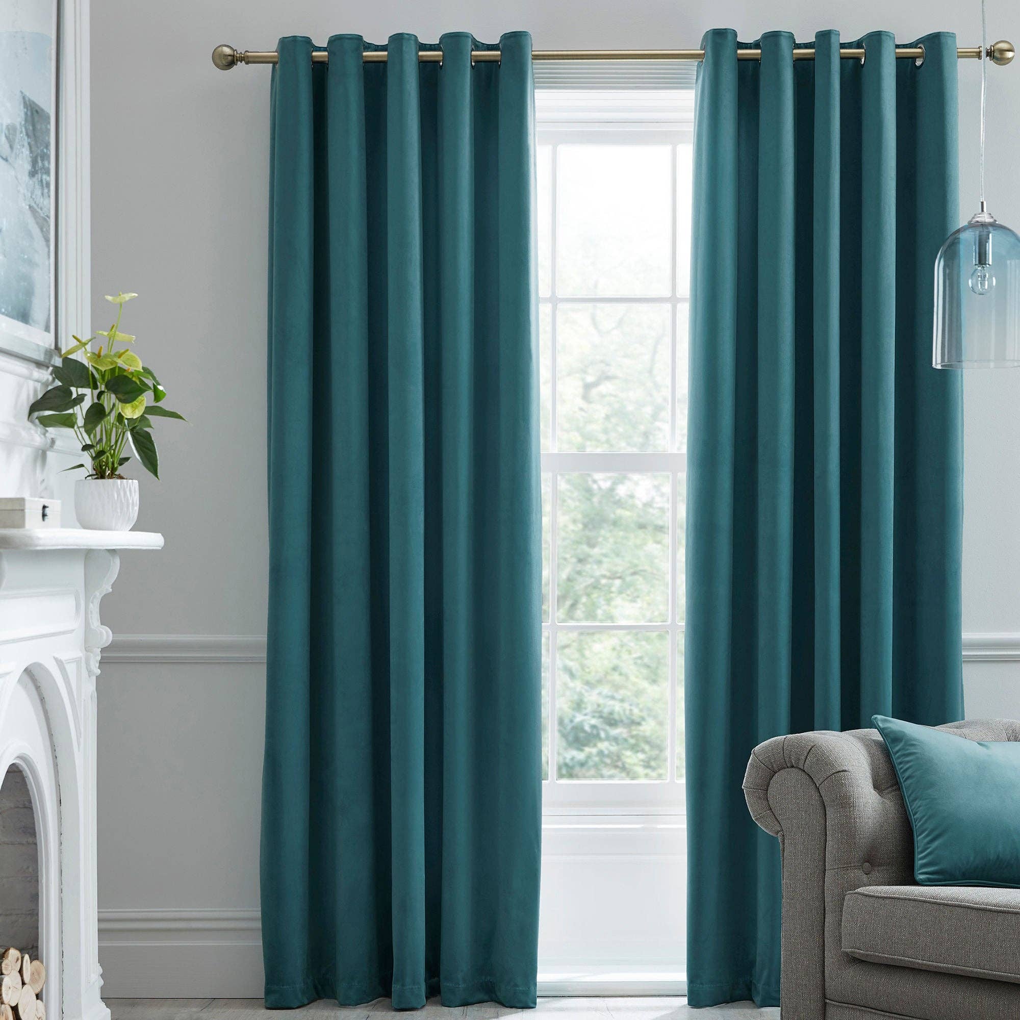 UW Home – wholesale Curtain – Montrose Eyelet Curtains by Laurence Llewelyn-Bowen in Teal0