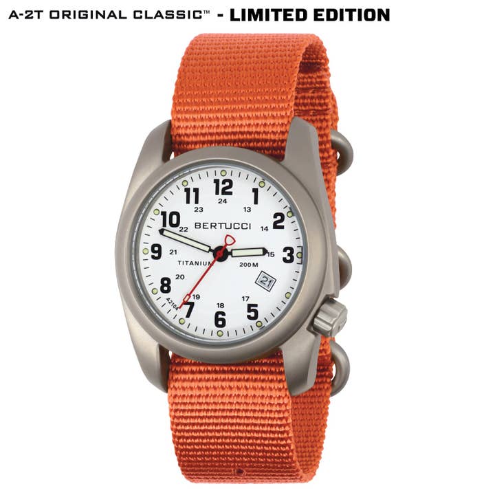 A-2T Origineel Klassiek Wit met Base Camp Oranje Band voor wholesale door Bertucci