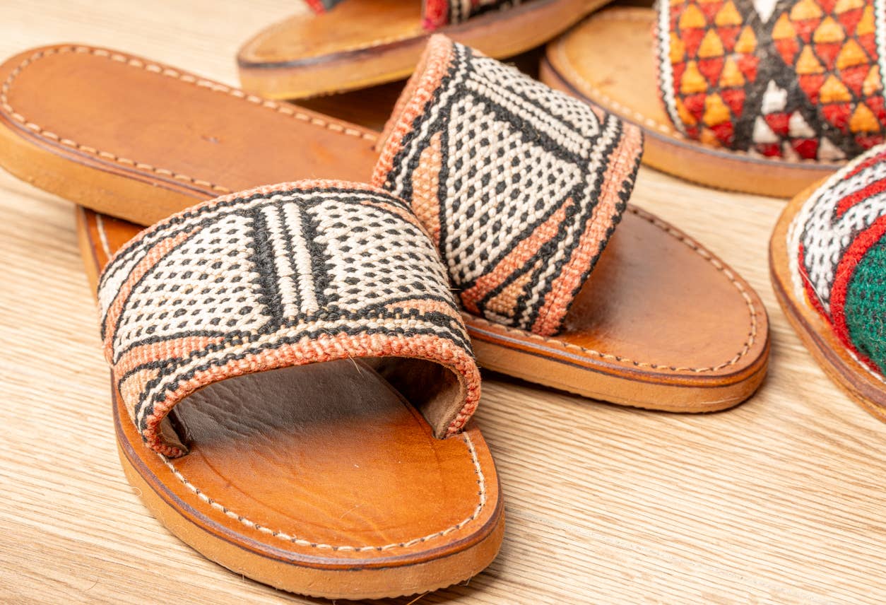 Verve Culture - Wholesale Badslippers - Dames - Marokkaanse Kilim Open Teen Slippers7