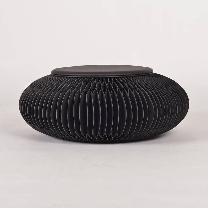 Papieren voetenbank - Zwart voor wholesale door Paper Lounge