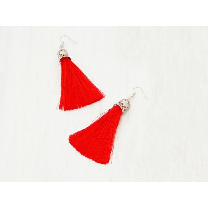Crimson Röd Tofs klipp på örhängen Röd Siden Örhängen Dingla Drop Boho brudtärna Röd Silk Örhängen Resort Chic Örhängen Tankeful Present för wholesale av Ninolia