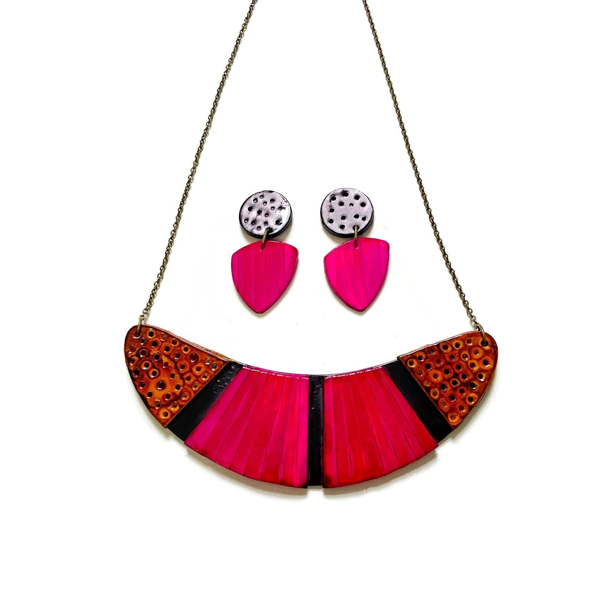 Sassy Sacha Jewelry - Venta al por mayor Pendientes colgantes - Pendientes negros y rosa intenso para colgar o enganchar, «Kelly»1