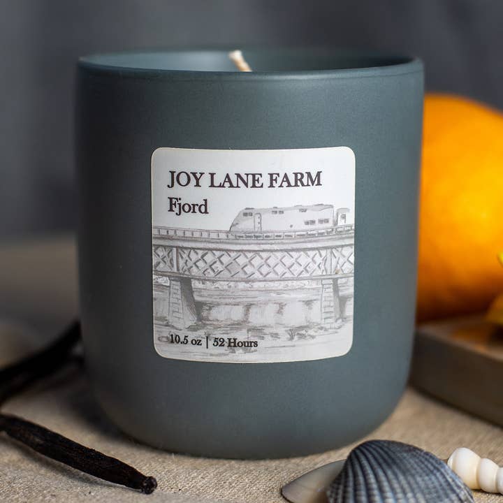 Candela minimalista in ceramica Fjord, atossica, cocco e soia per la vendita all'ingrosso da parte di Joy Lane Farm