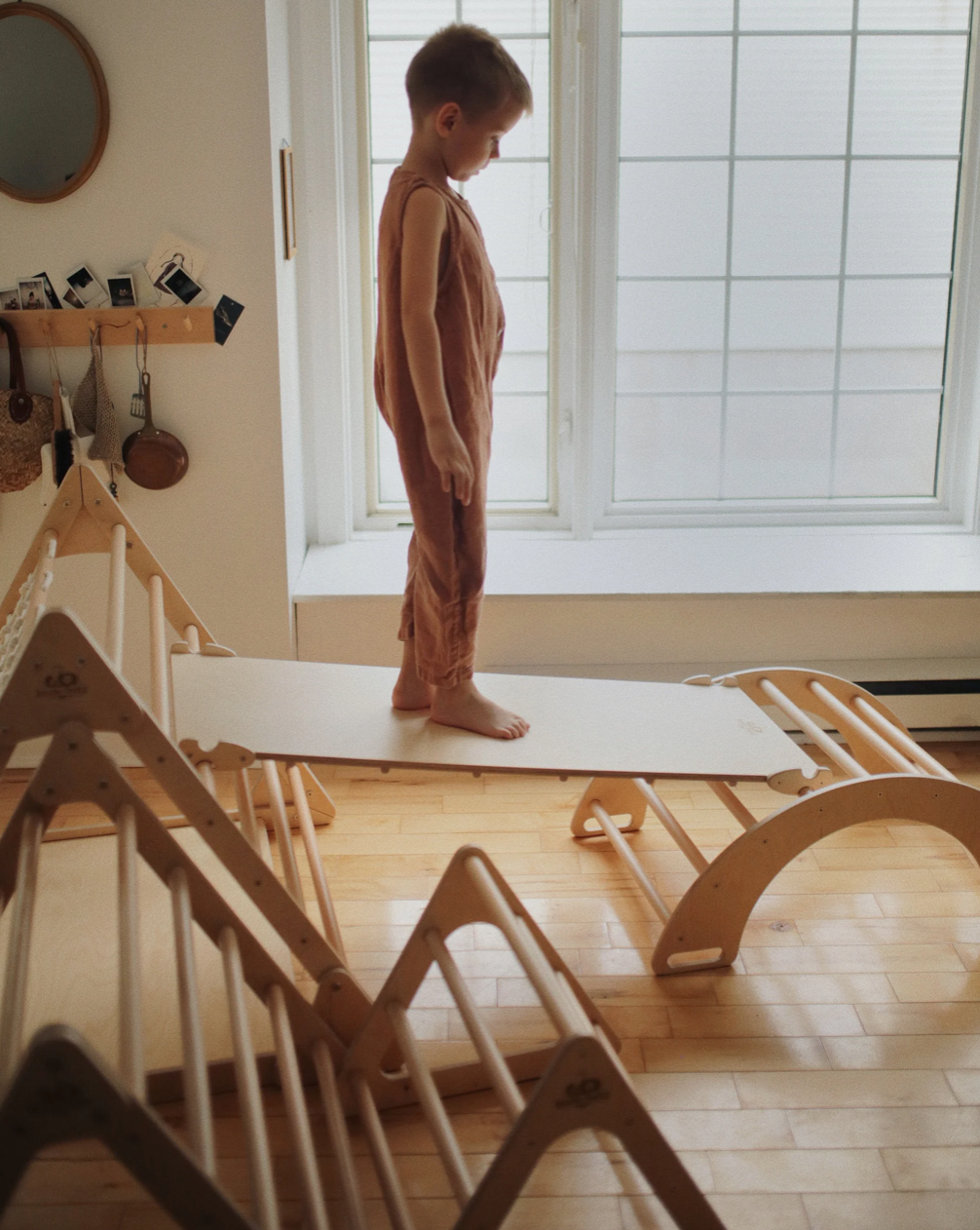 Kinderfeets, INC. - Vente Jouet en bois – enfant - Arche à bascule et à grimper Pikler2