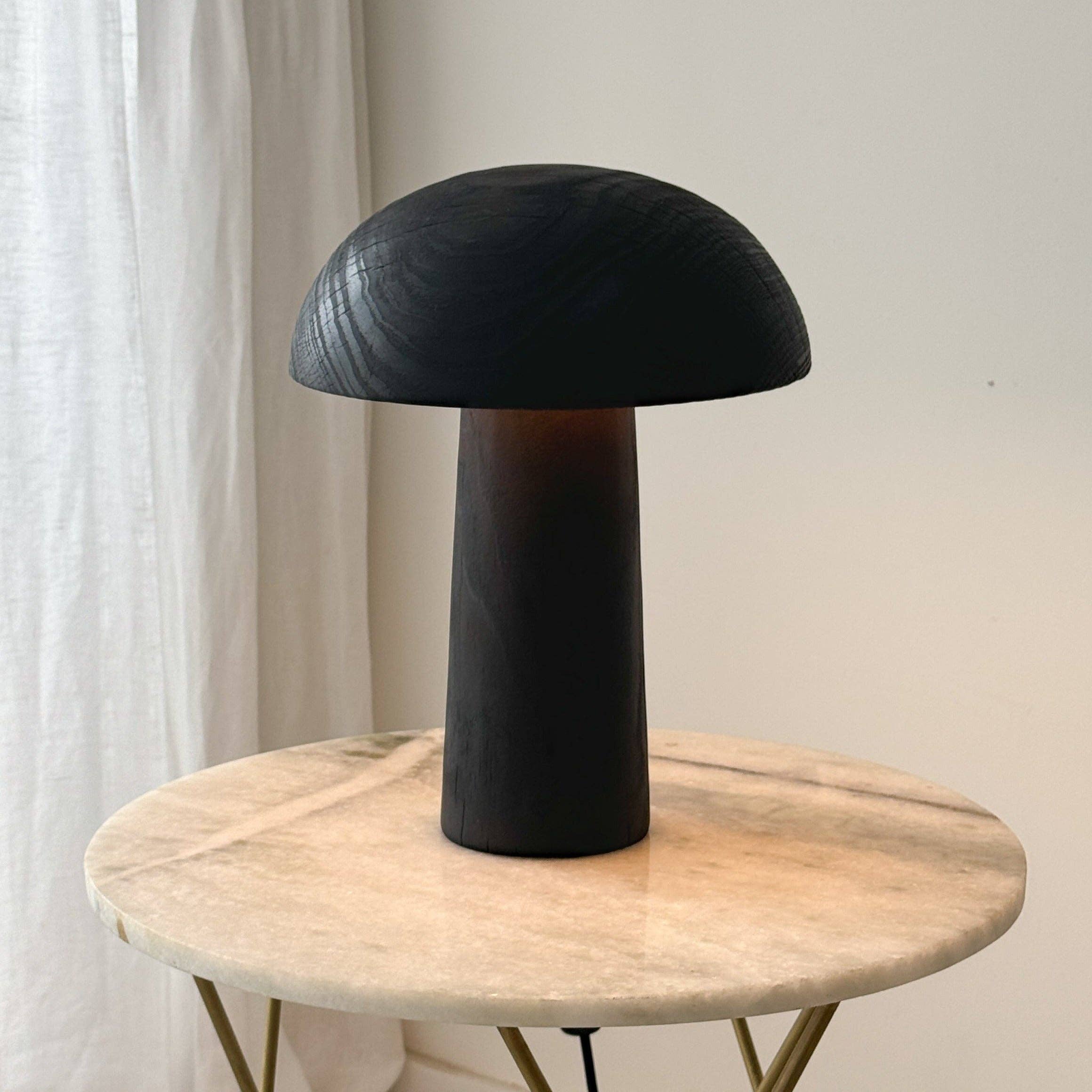 SO-SO - Wholesale Accent/Desk Lamp - There is no Light without Shade | Candeeiro5