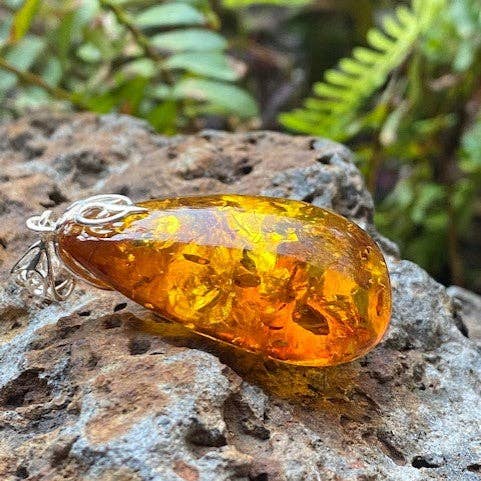 HAND MADE BALTIC AMBER PENDANT for wholesale by Amber House