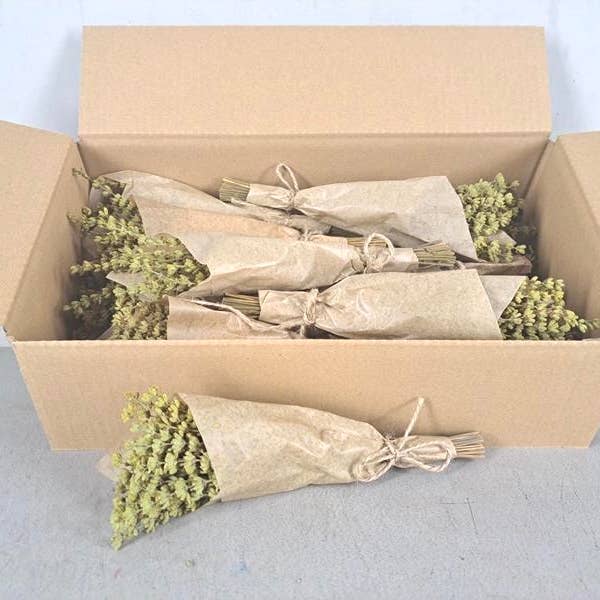 Dutch Flower Studio - Wholesale Dried/Pressed Flowers - Preserved lavender - Mini bouquet 25 cm - Dried flowers