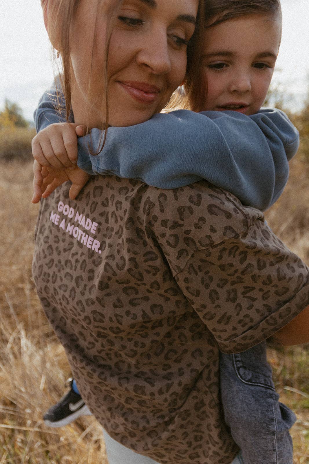 Little & Brave – Engroshandel T-shirt med print - Dame – Gud gjorde mig til mor for en tid som denne – Oversize T-shirt5