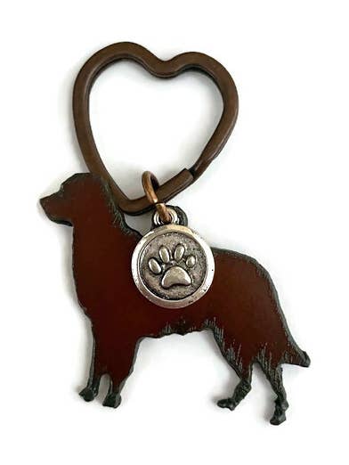 Porte-clés GOLDEN RETRIEVER rustique avec breloque en forme de patte pour la vente par The Rustic Barn