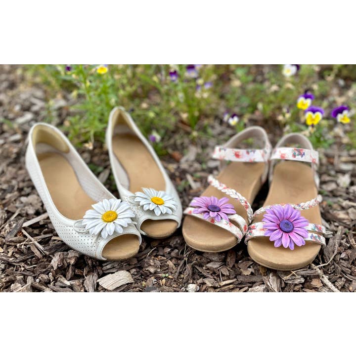 Natural Daisy Leather Sculpting Kit for wholesale on Faire2