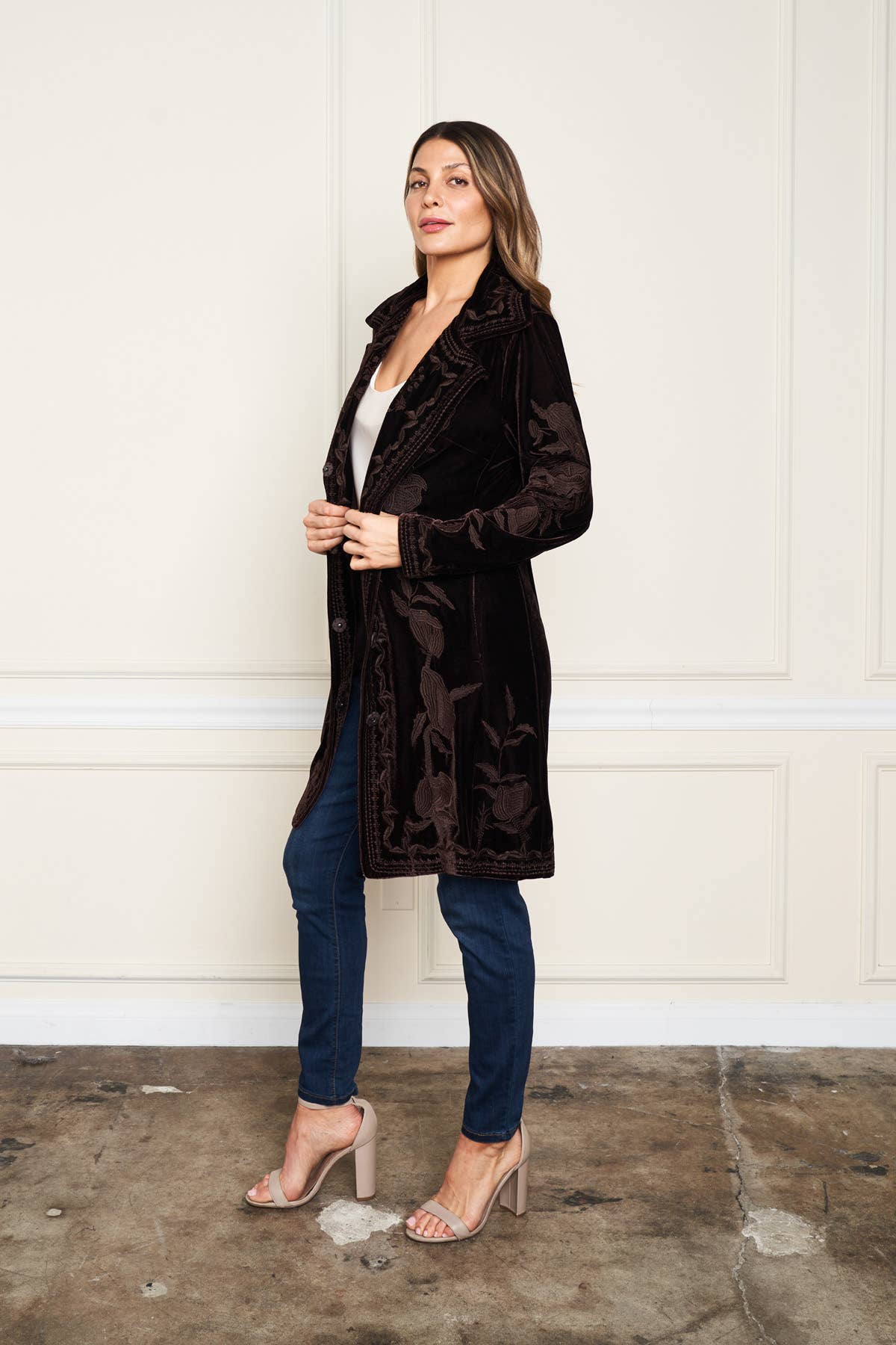 Paparazzi – Engroshandel Jakke - Dame – XY-8176 Stretch fløjl knap tonal broderet jakke9