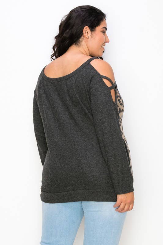 A.gain – Großhandel Strickoberteil – Damen – 10766LP561 - COLD-SHOULDER-TOP MIT TIERMUSTER IN ÜBERGRÖSSE2