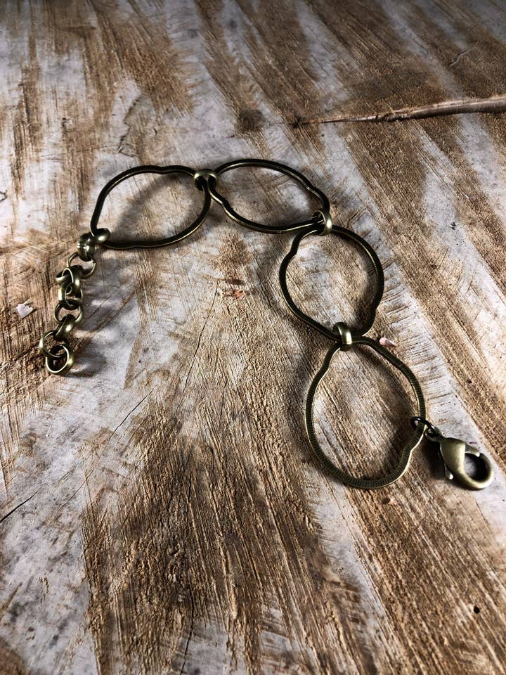 Le bracelet Gretta-C pour la vente par FABU