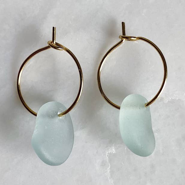 Salt & Pine - Vente Créoles - Boucles d’oreilles créoles en verre de mer • Petit cadeau côtier à moins de 15 $5