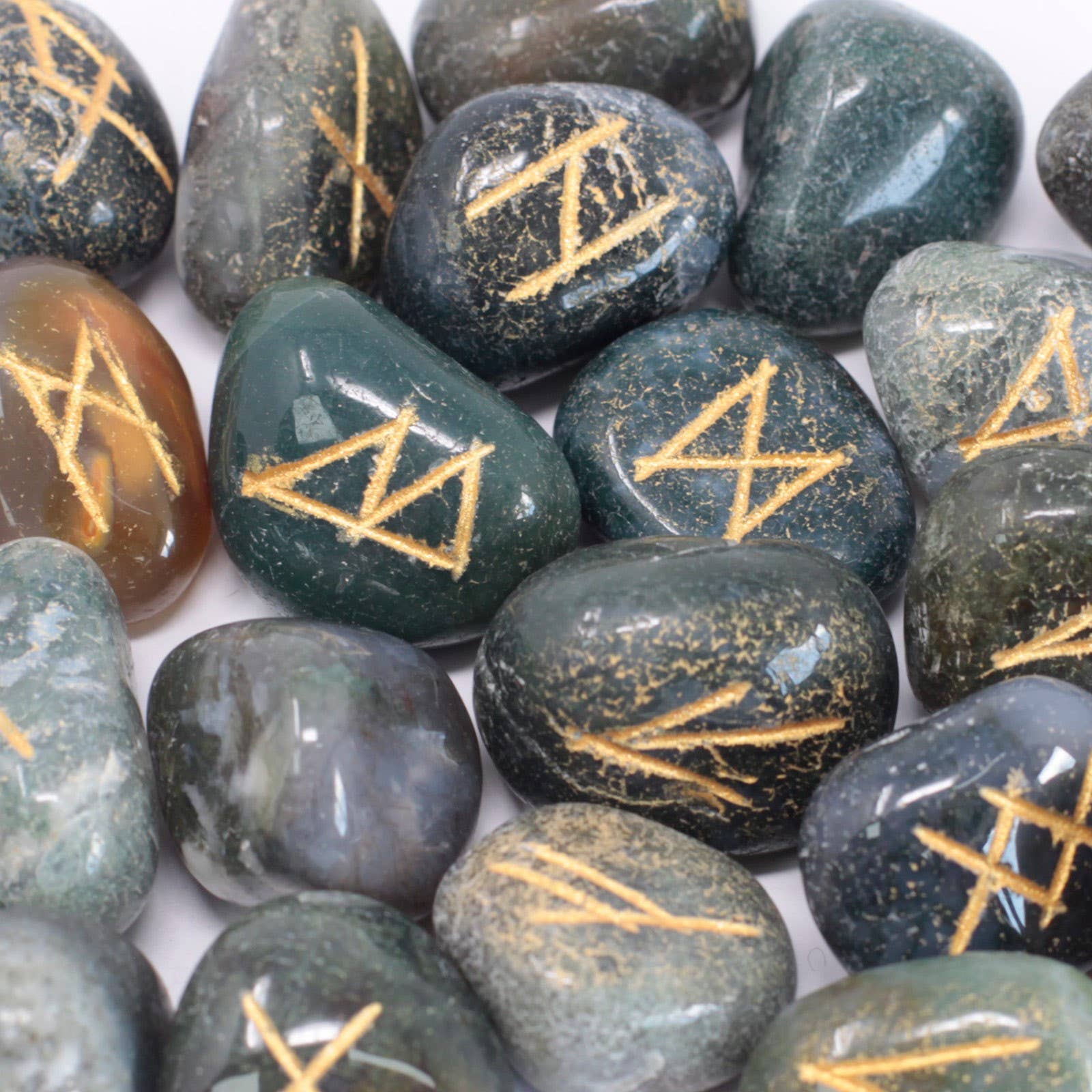 AWGifts Europe - Wholesale Spiritual Stone/Crystal - Rune-46 - Runes Stone Set in Pouch - Moss Agate1
