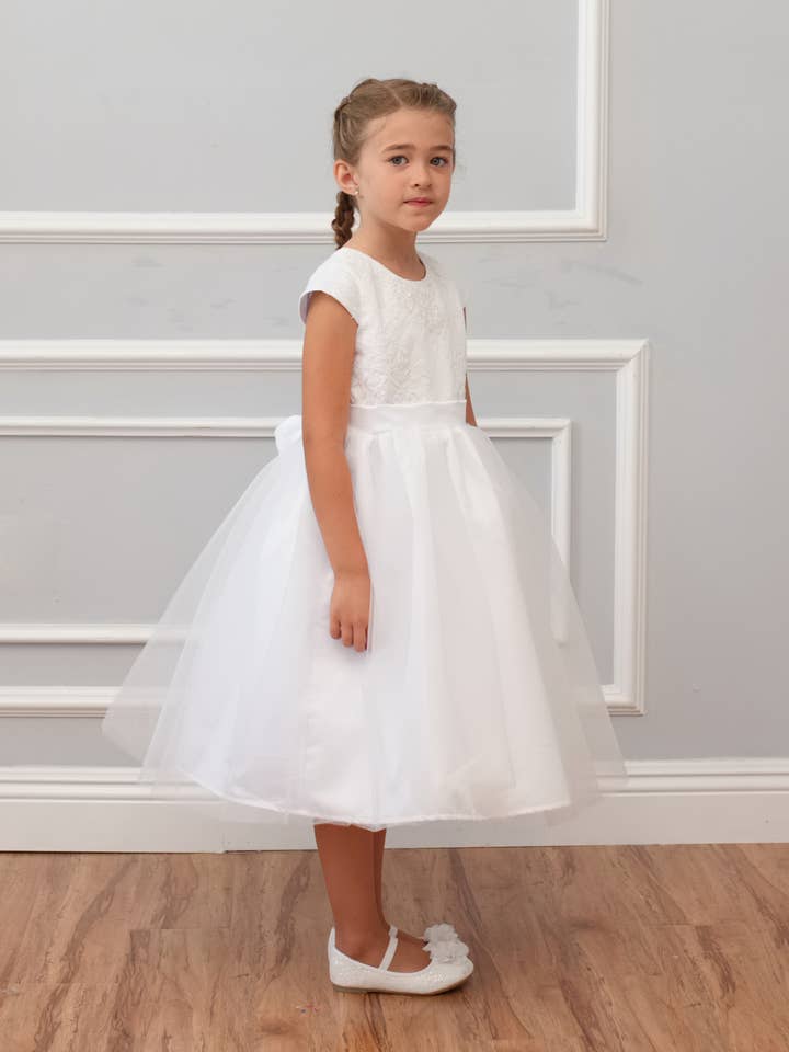 Bianco Abito da comunione in tulle con maniche ad aletta in raso in vendita all'ingrosso su Faire
