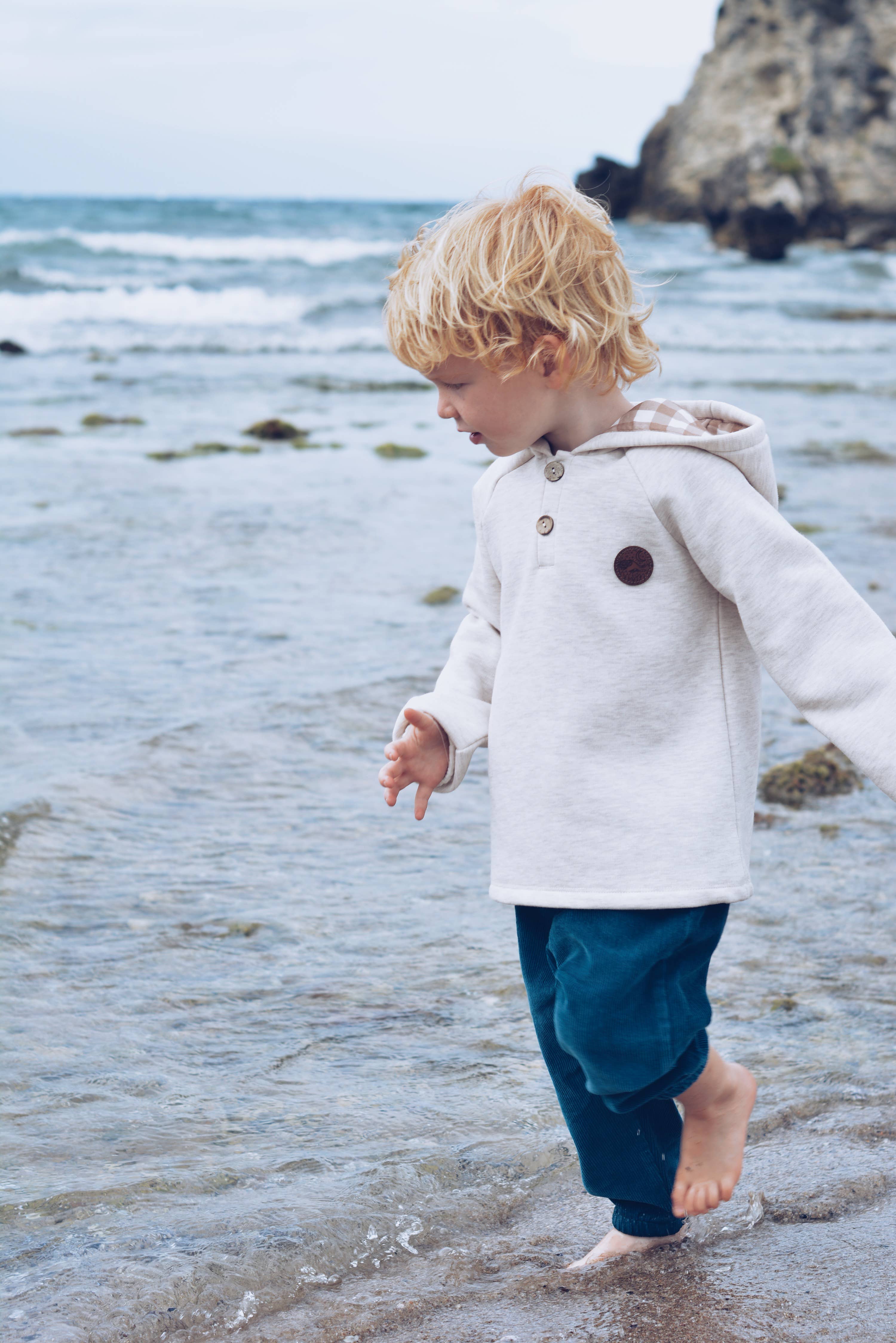 Eli & Nev (we cover U.S. import duties) - Wholesale Hoodie - Kids - Baby / Kids Raglan Sleeve Beige Hoodie Printed Hood OEKO-TEX1