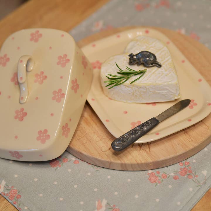 2 TOVAGLIETTE A FORMA DI CUORE DI ROSE per la vendita all'ingrosso da parte di Vero's World