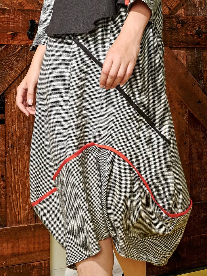 Falda de tulipán Saint Tropez para venta al por mayor de Khangura