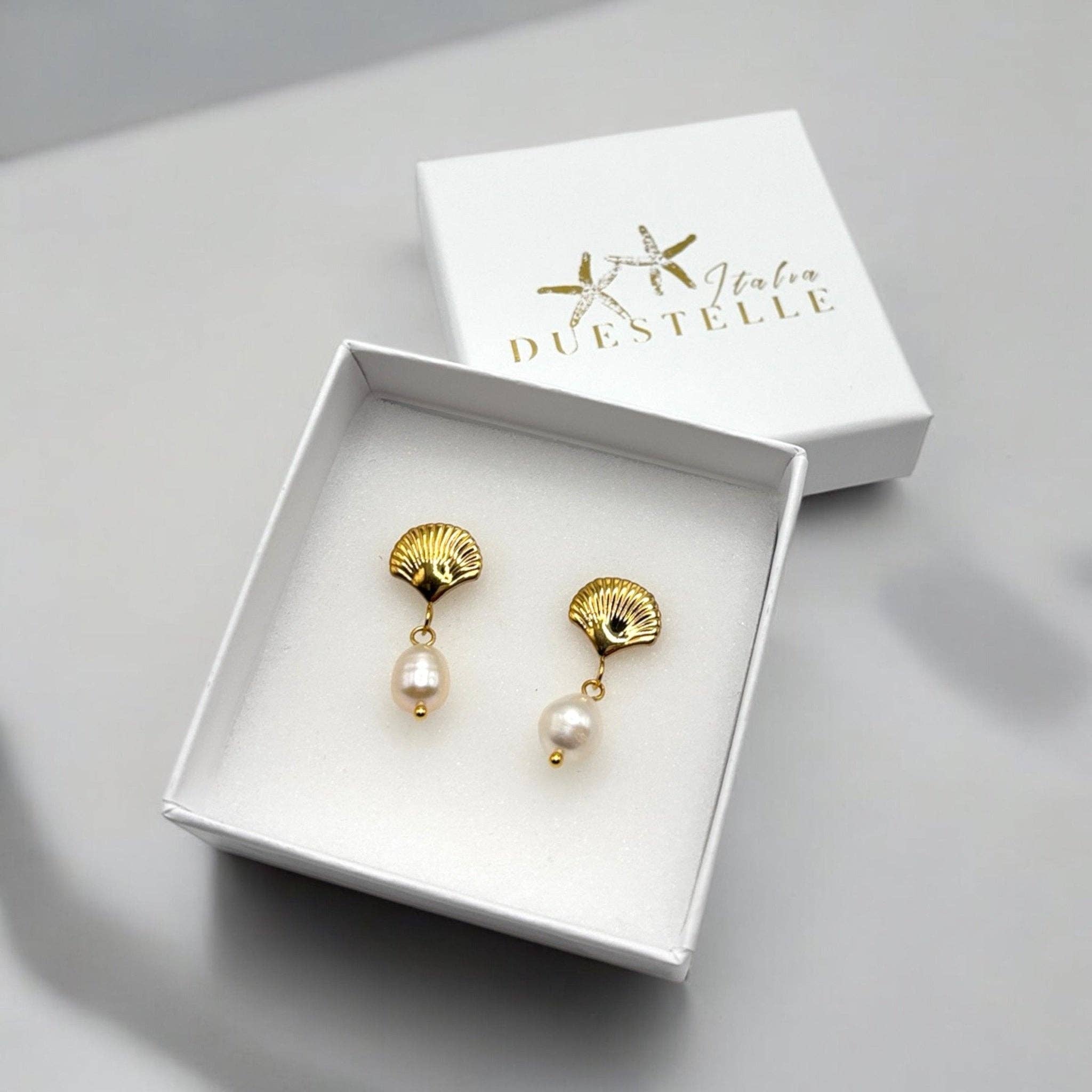 DUESTELLE ITALIA - Wholesale Dangle Earrings - Vianne - gold earrings with pearl and shell1