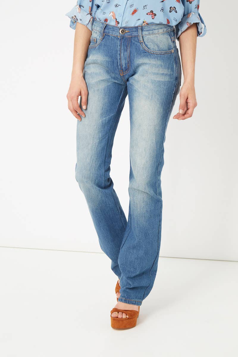 BanBat – Großhandel Jeans – Damen – Bootcut-Jeans im Used-Look mit fünf Taschen -REF : 082220