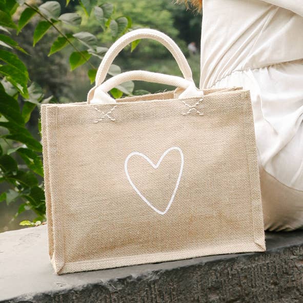 Borsa in tela di juta fatta a mano • Borsa in tela • Sacchetto regalo - Amore (S) per la vendita all'ingrosso da parte di KORISSA