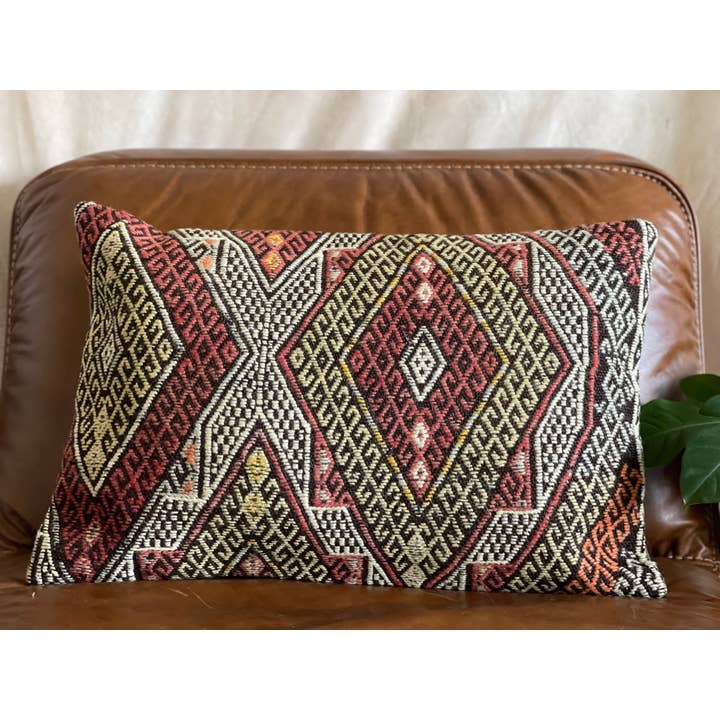 Soya 16x 24 | Coussin Lombaire Kilim Turc pour la vente par Vintage Loomz
