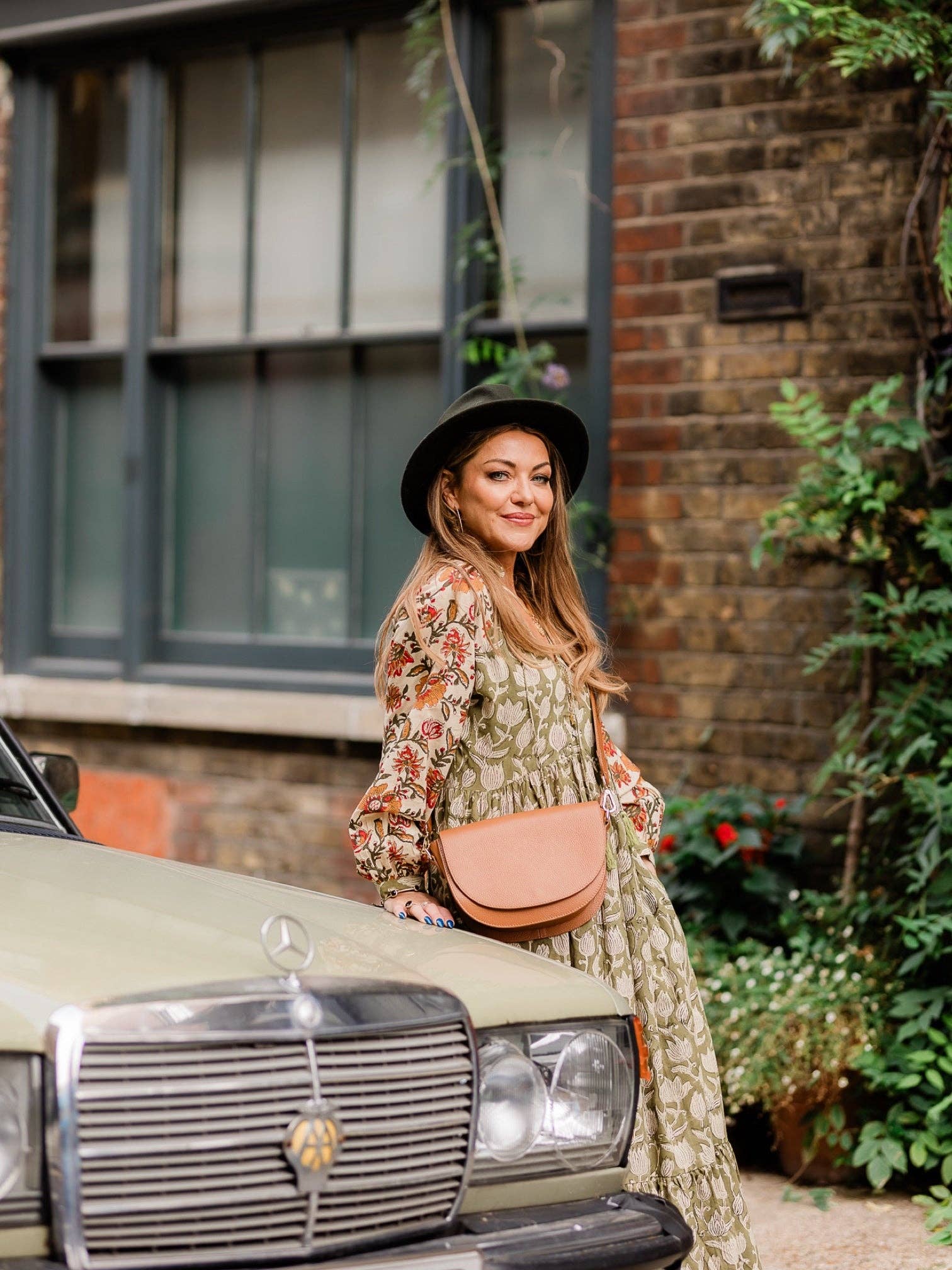 ‘DESTINY’ DRESS FOLIAGE for wholesale on Faire2