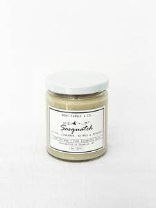 Vela Sasquatch 9oz por atacado de Moni Candle & Co.