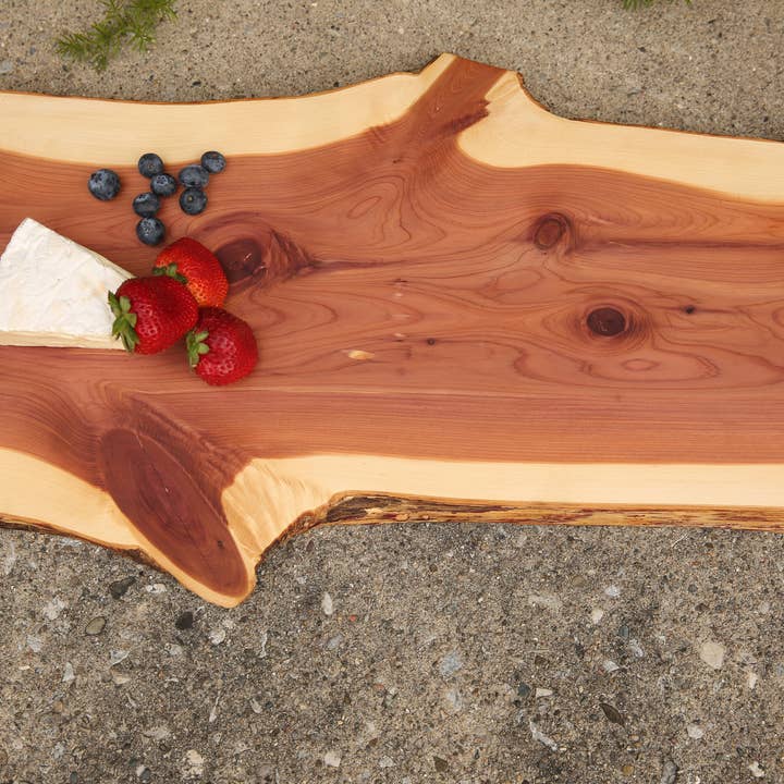 Live Edge rød Cedar Charcuterie Board/Servering Bakke for engroshandel hos Gamyska