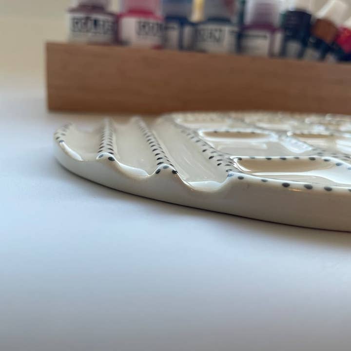 Muddy Ceramic Limited - Wholesale Palette/Mixing Tray - Handmade Ceramic palette, Watercolor palette, Ceramic Artists Palette, Ceramic watercolour palette, paint palette, artists gift2